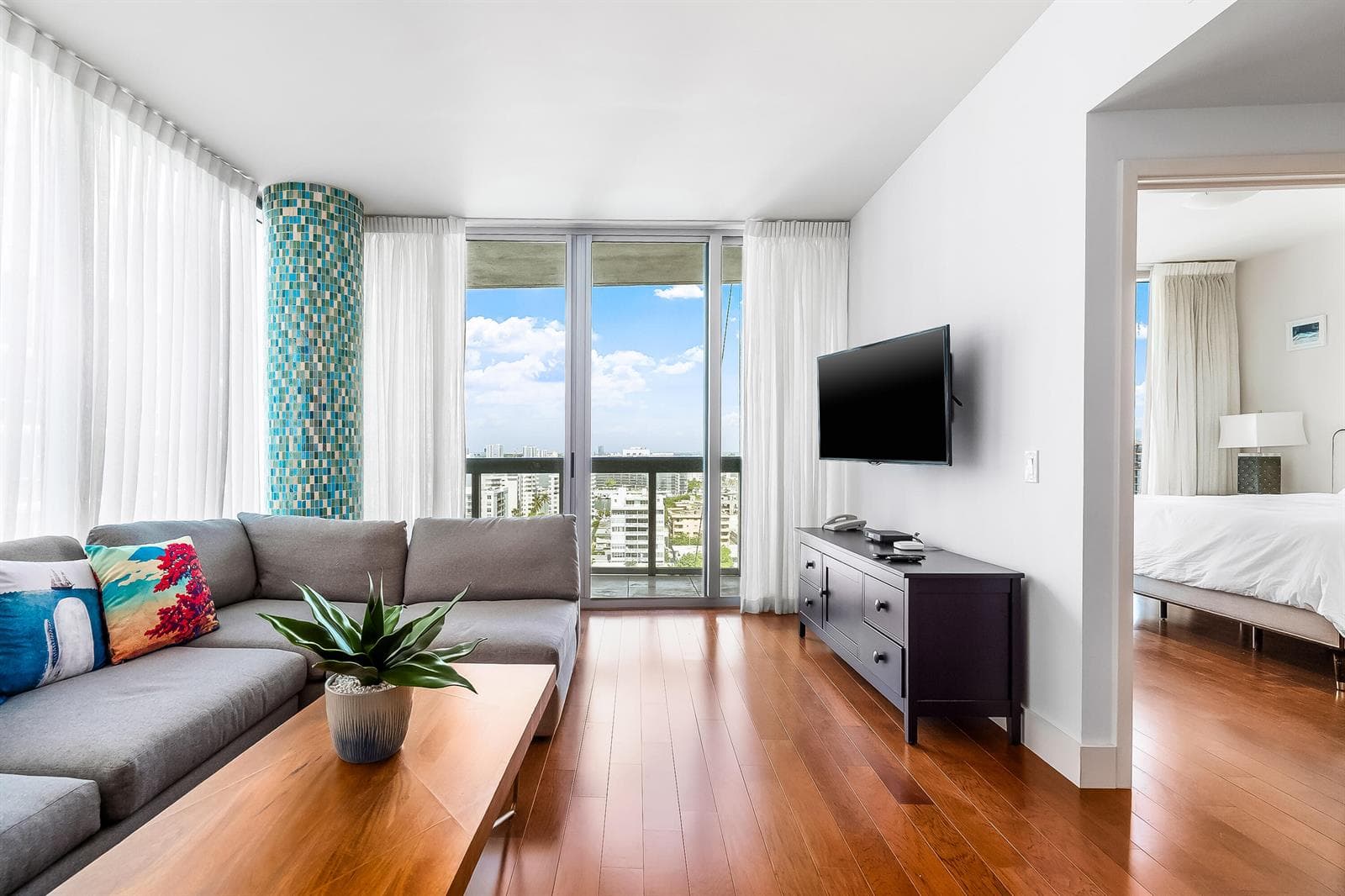 6899 Collins Avenue 1409 photo 13