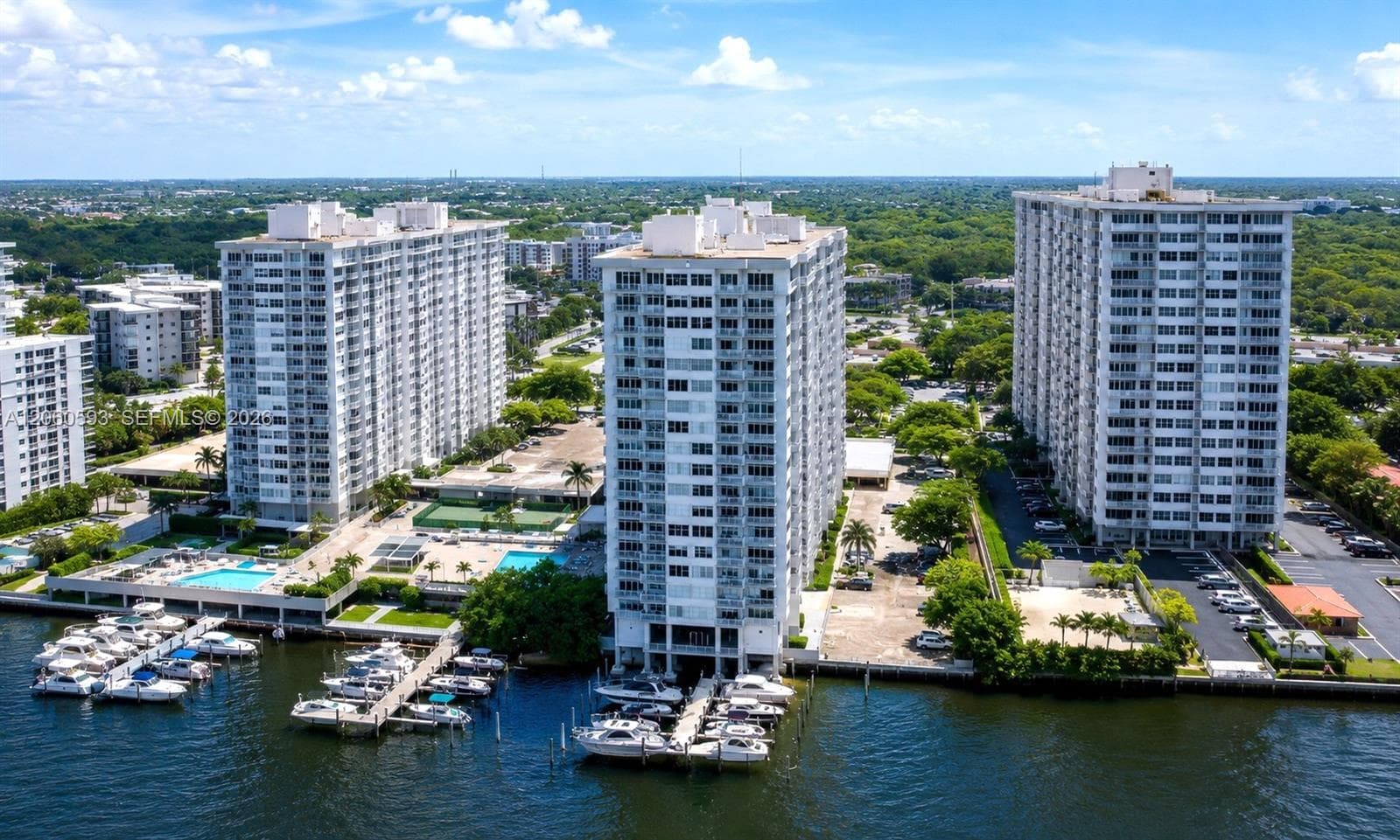 18071 Biscayne Blvd 302 photo 23