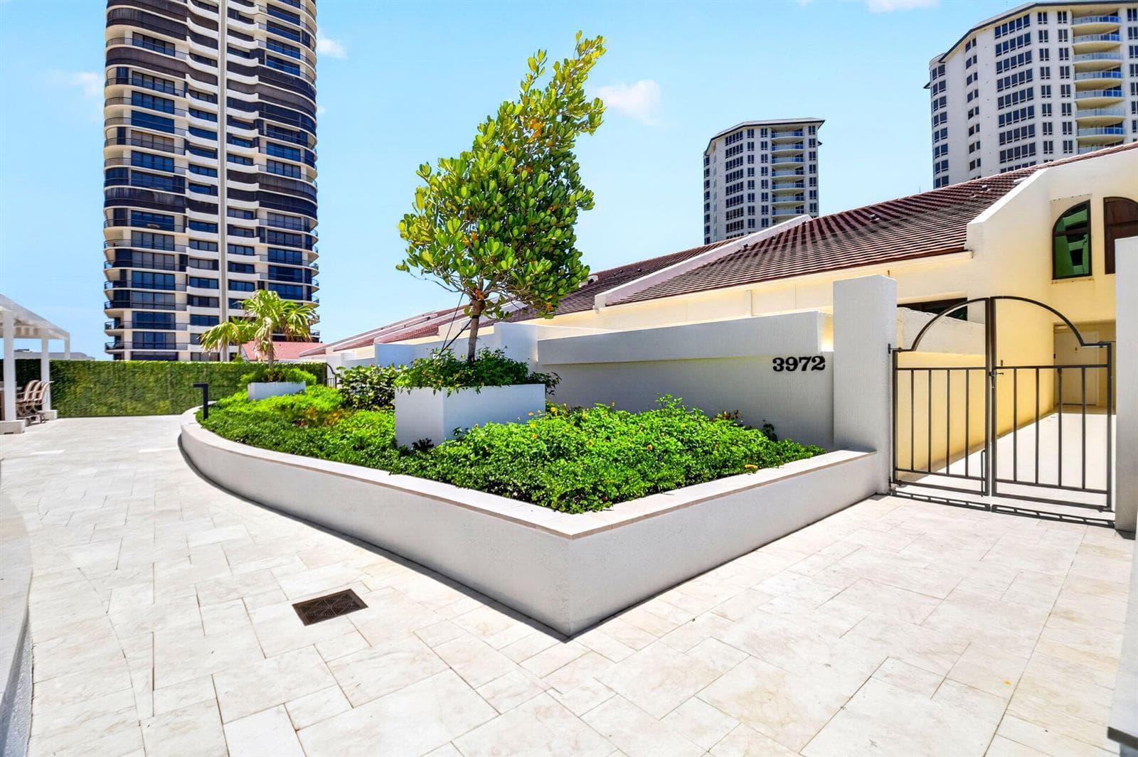 4000 N OCEAN Drive 401 photo 25