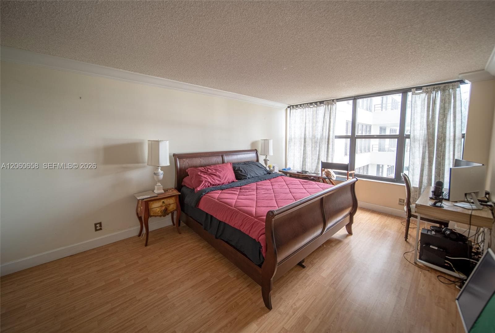 2500 Parkview Dr 517 photo 24