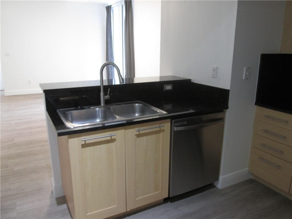 511 SE 5TH Avenue 1419 photo 6