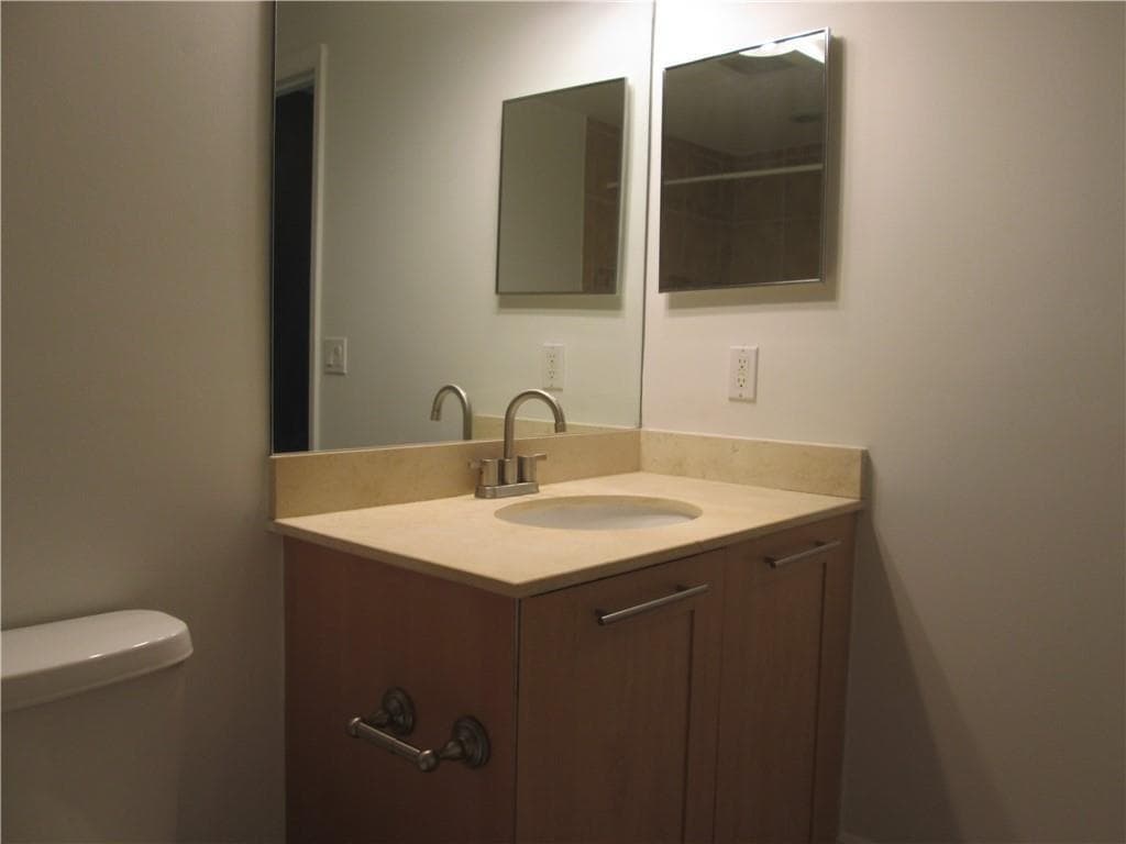 511 SE 5TH Avenue 1419 photo 12