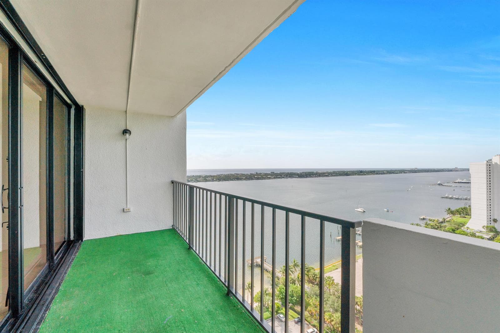 5600 N Flagler Drive 2504 photo 2