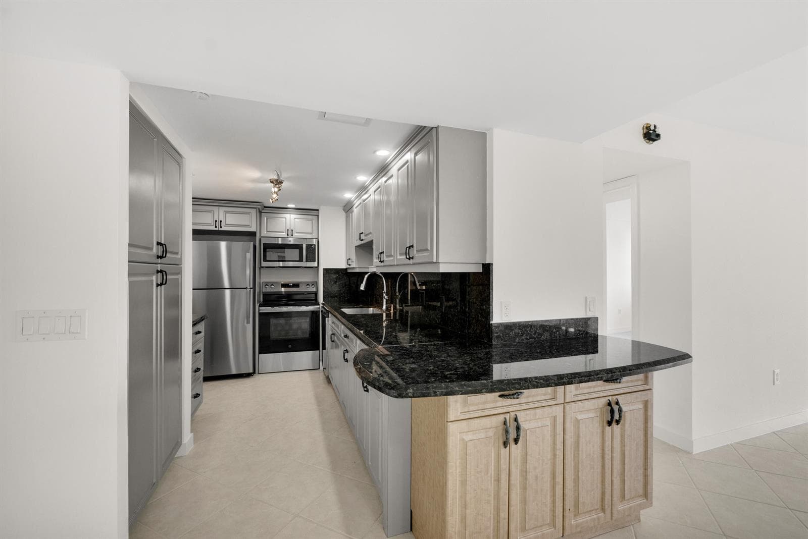 5600 N Flagler Drive 2504 photo 5
