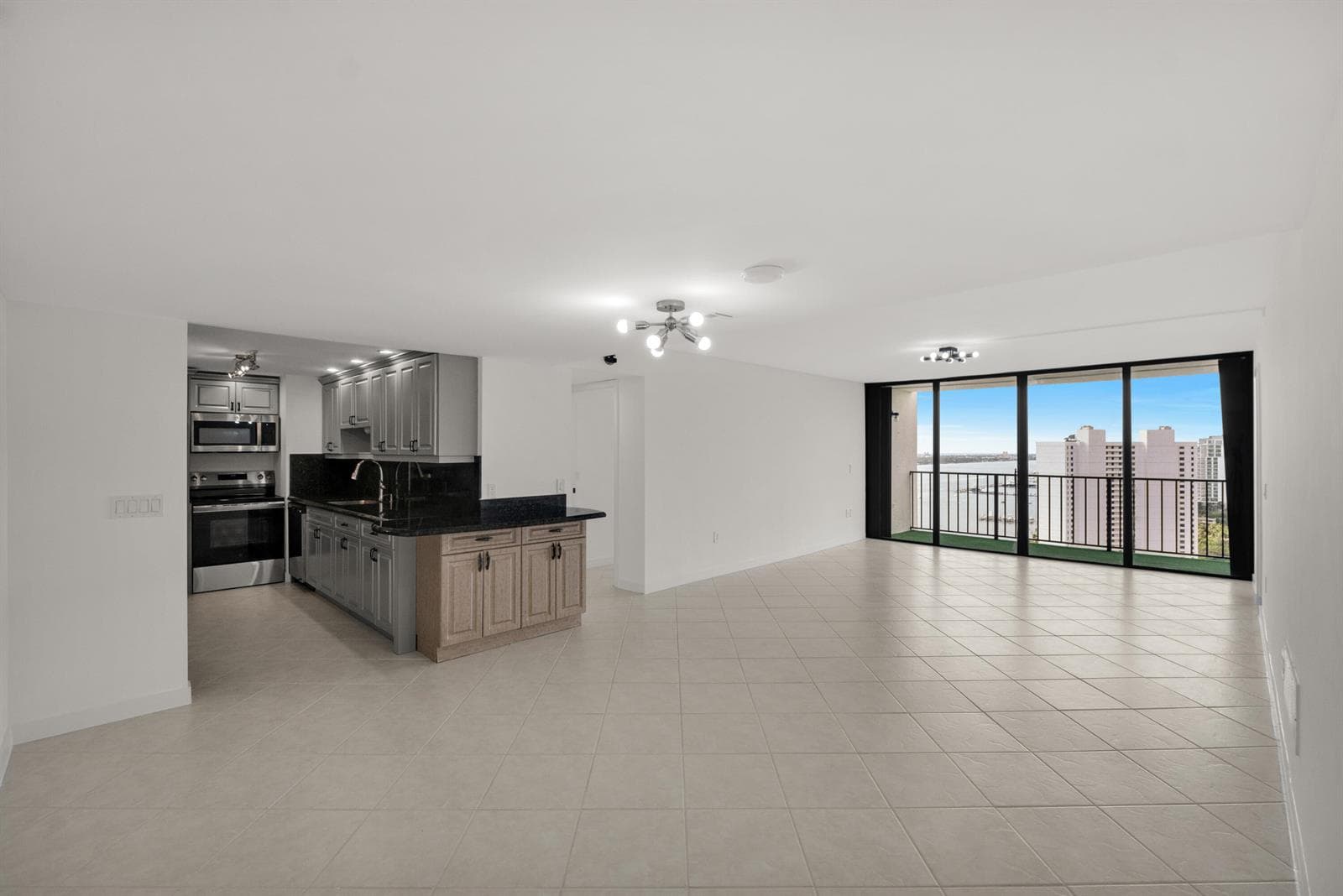 5600 N Flagler Drive 2504 photo 4