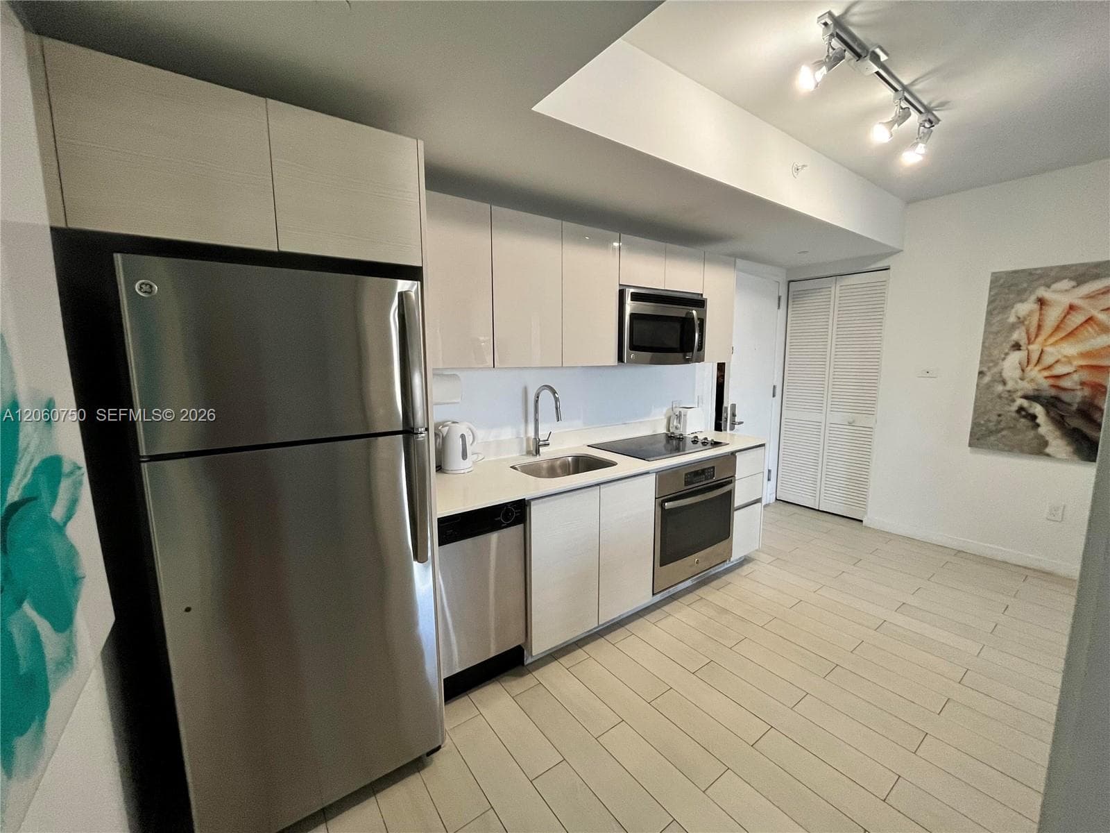 2602 E Hallandale Beach Blvd 1105 photo 9