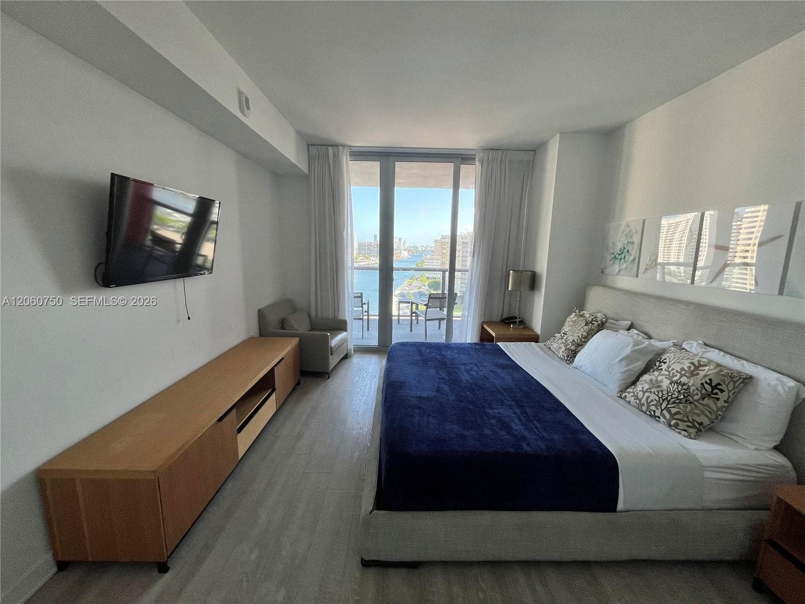 2602 E Hallandale Beach Blvd 1105 photo 4