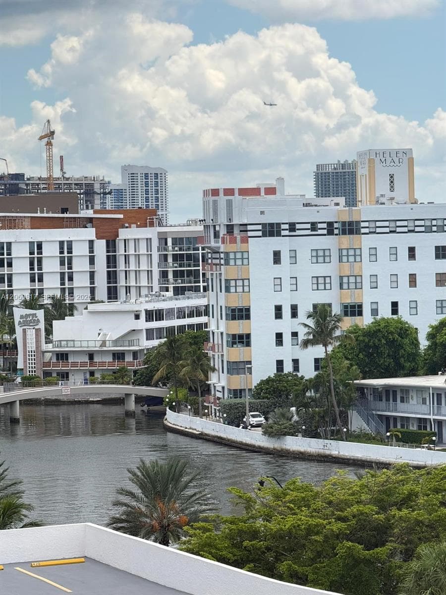 2625 Collins Ave 810 photo 23
