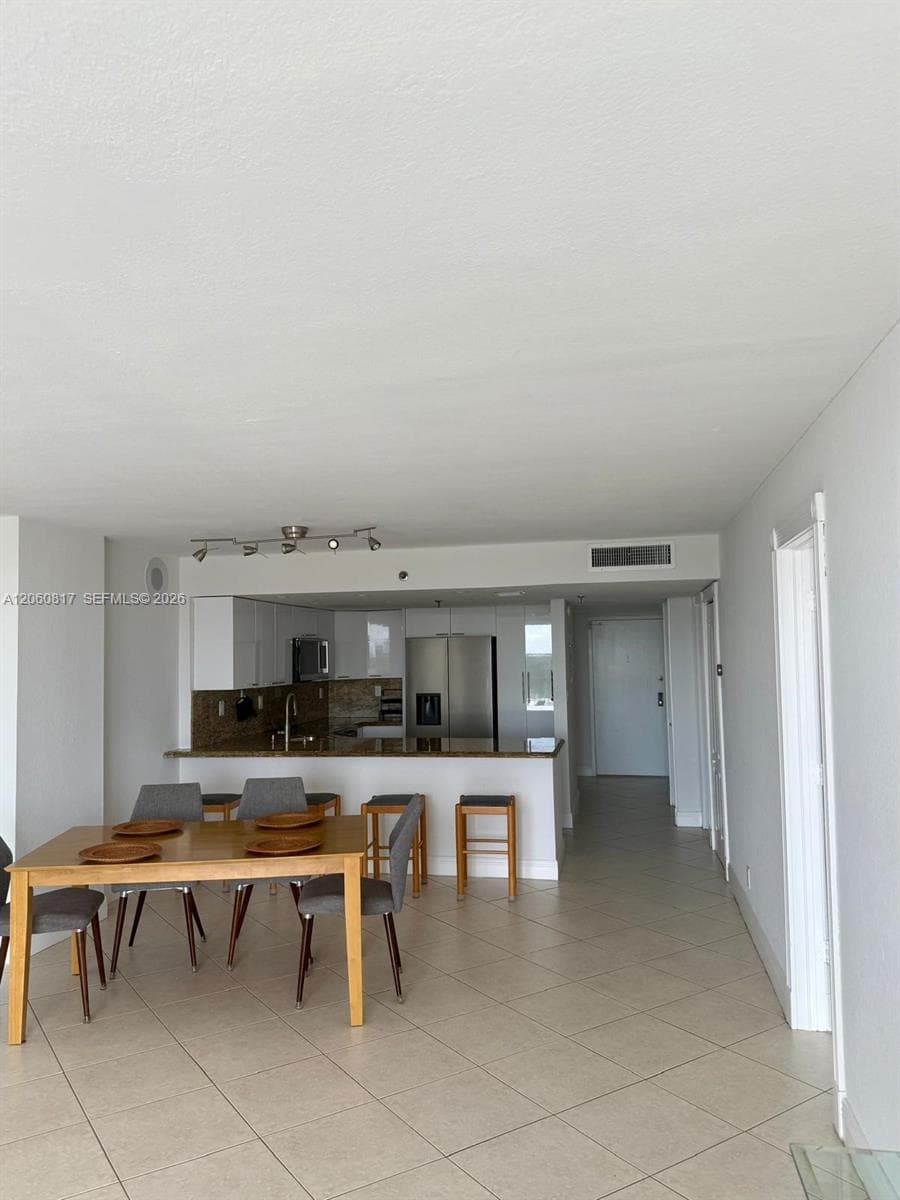 2625 Collins Ave 810 photo 7