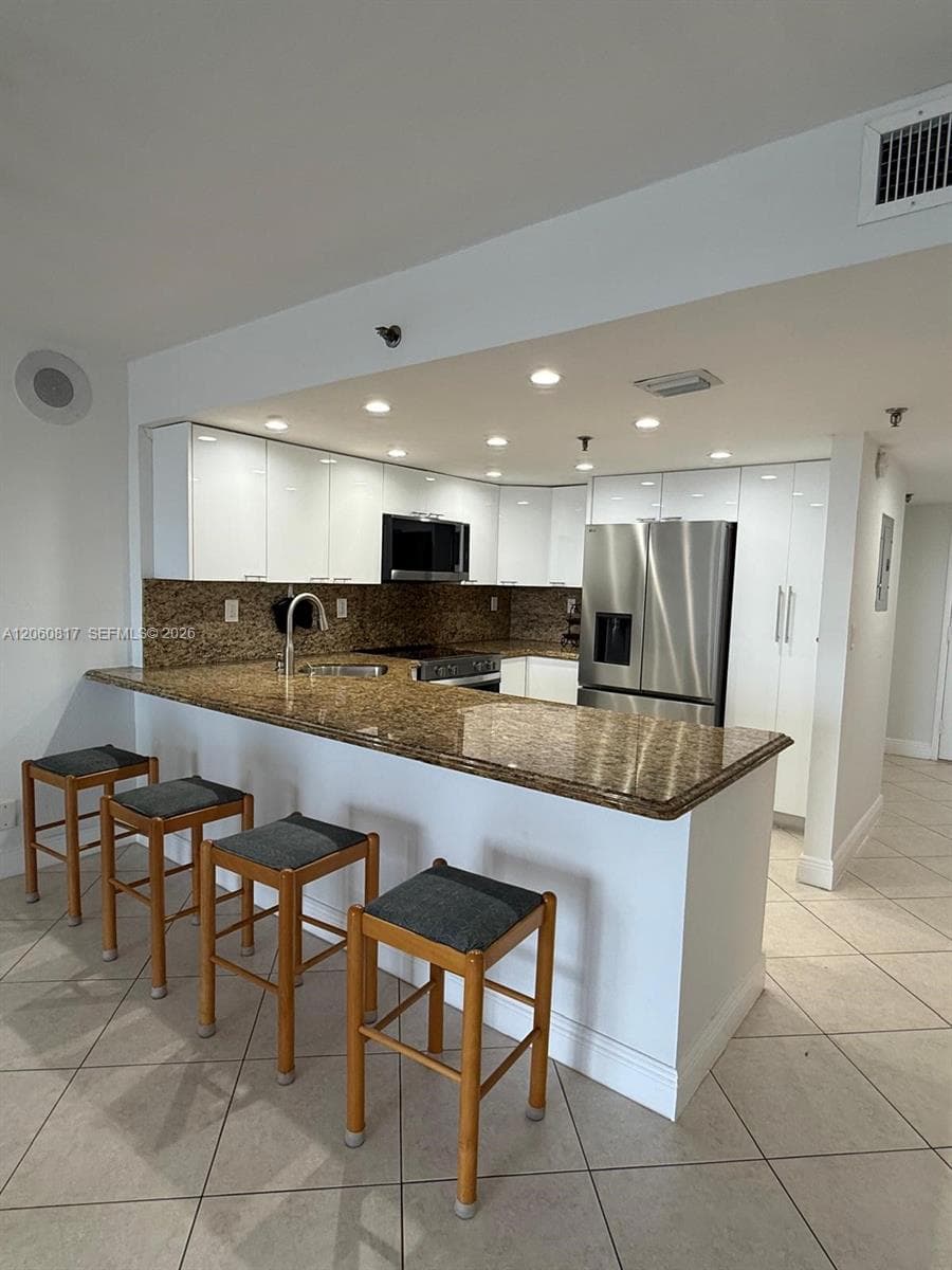 2625 Collins Ave 810 photo 14
