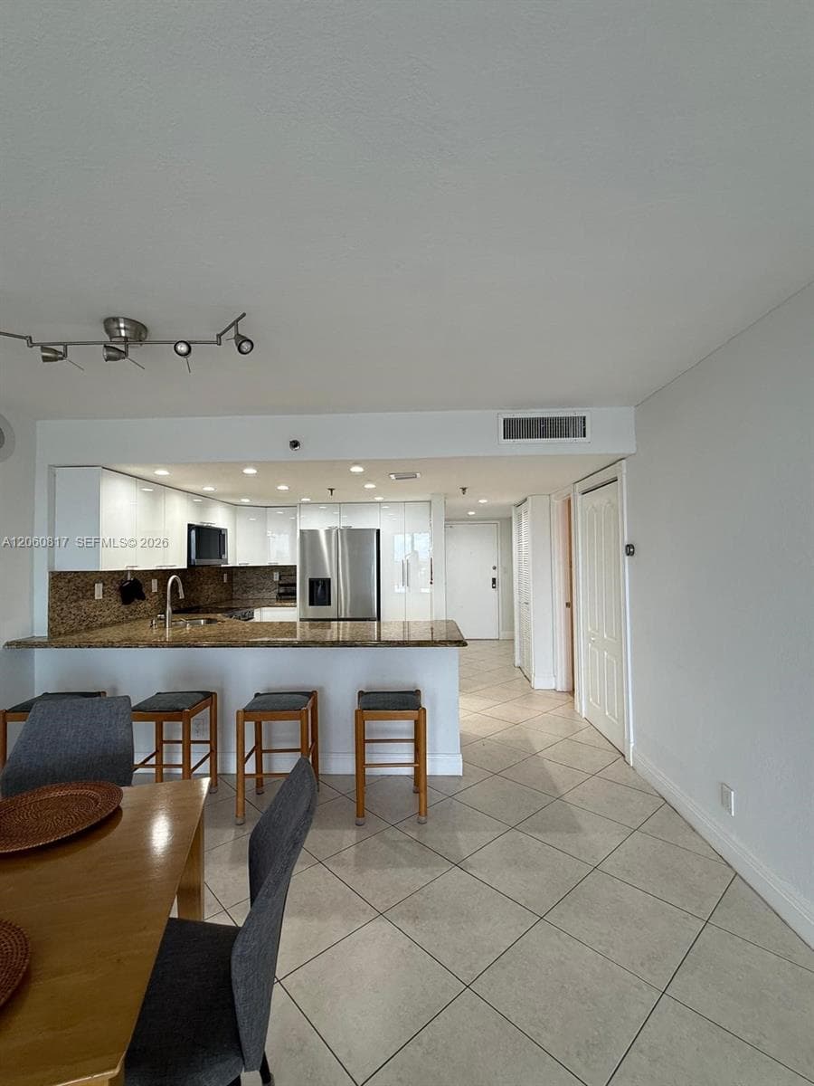 2625 Collins Ave 810 photo 15