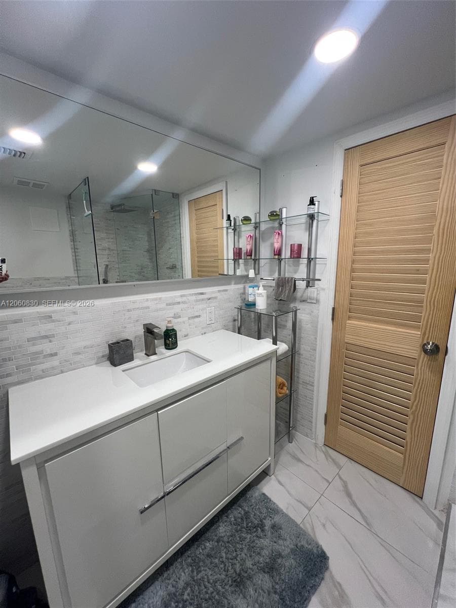 1390 Ocean Dr 101 photo 25