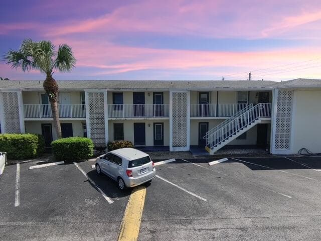 809 HUMMINGBIRD Way 7C photo 1