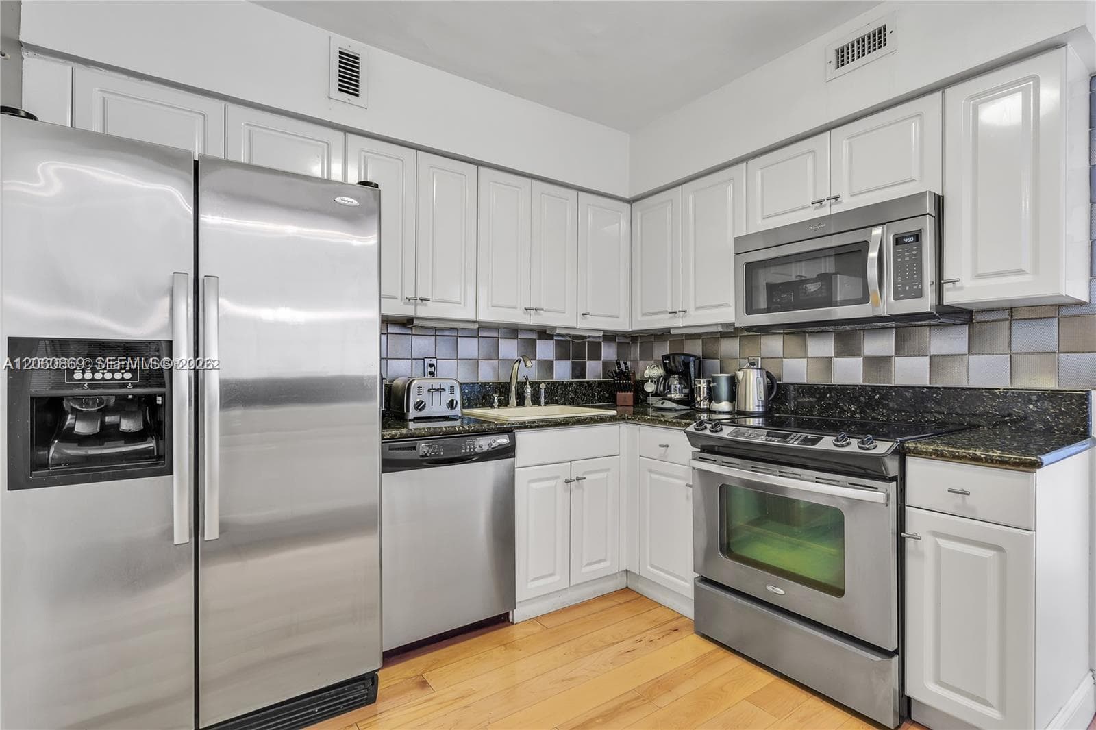 5700 Collins Ave 15D photo 8