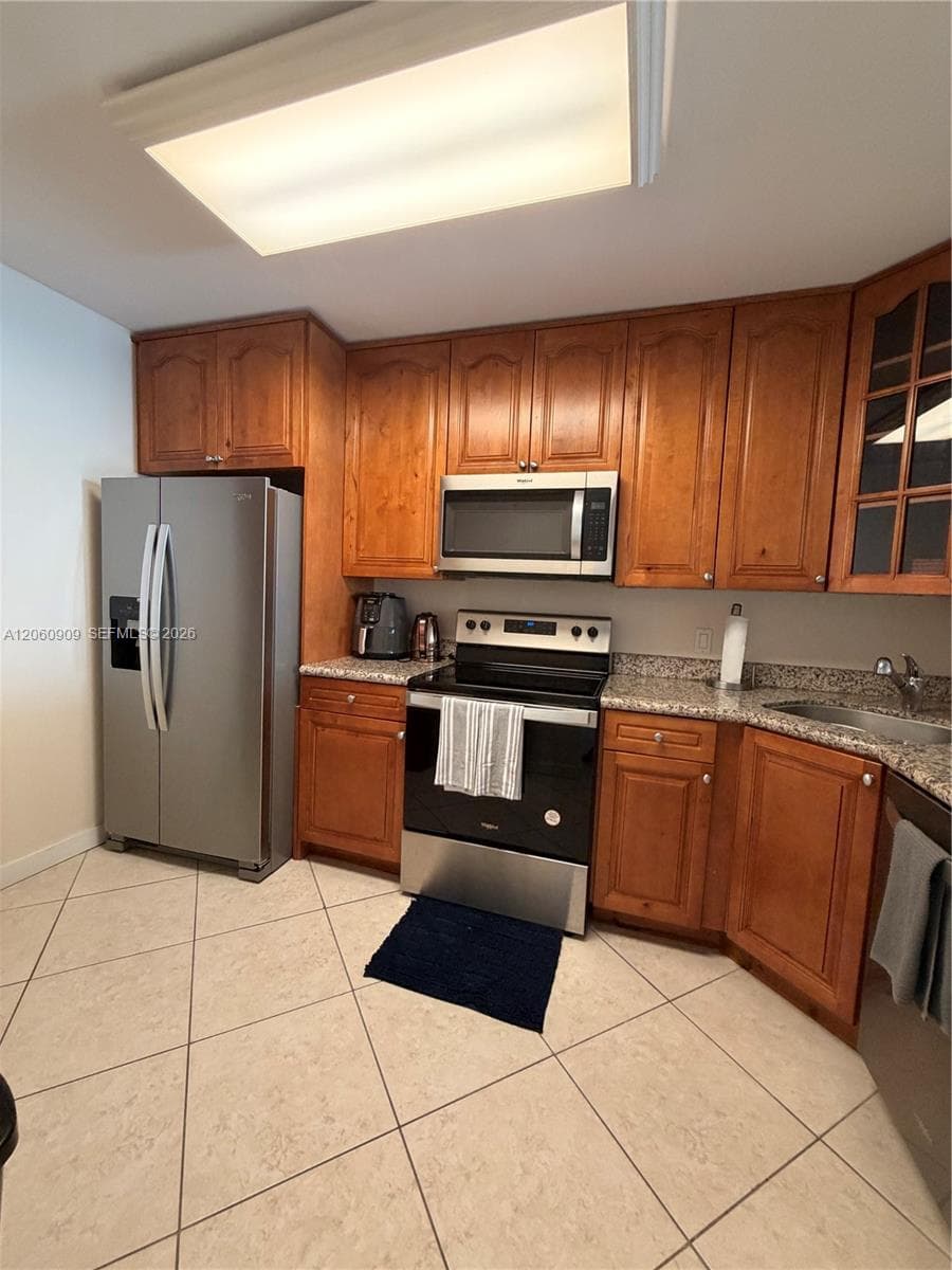 3375 N Country Club Dr 602 photo 5