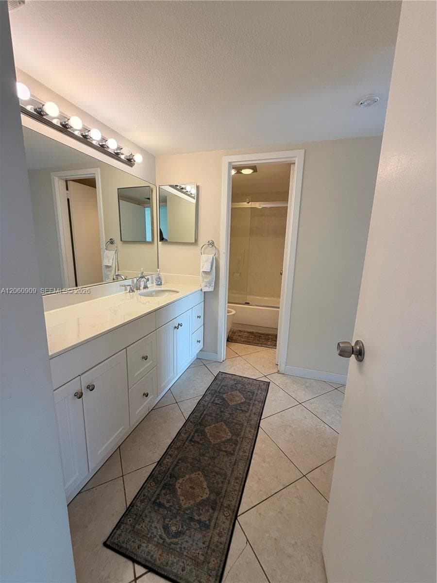 3375 N Country Club Dr 602 photo 9