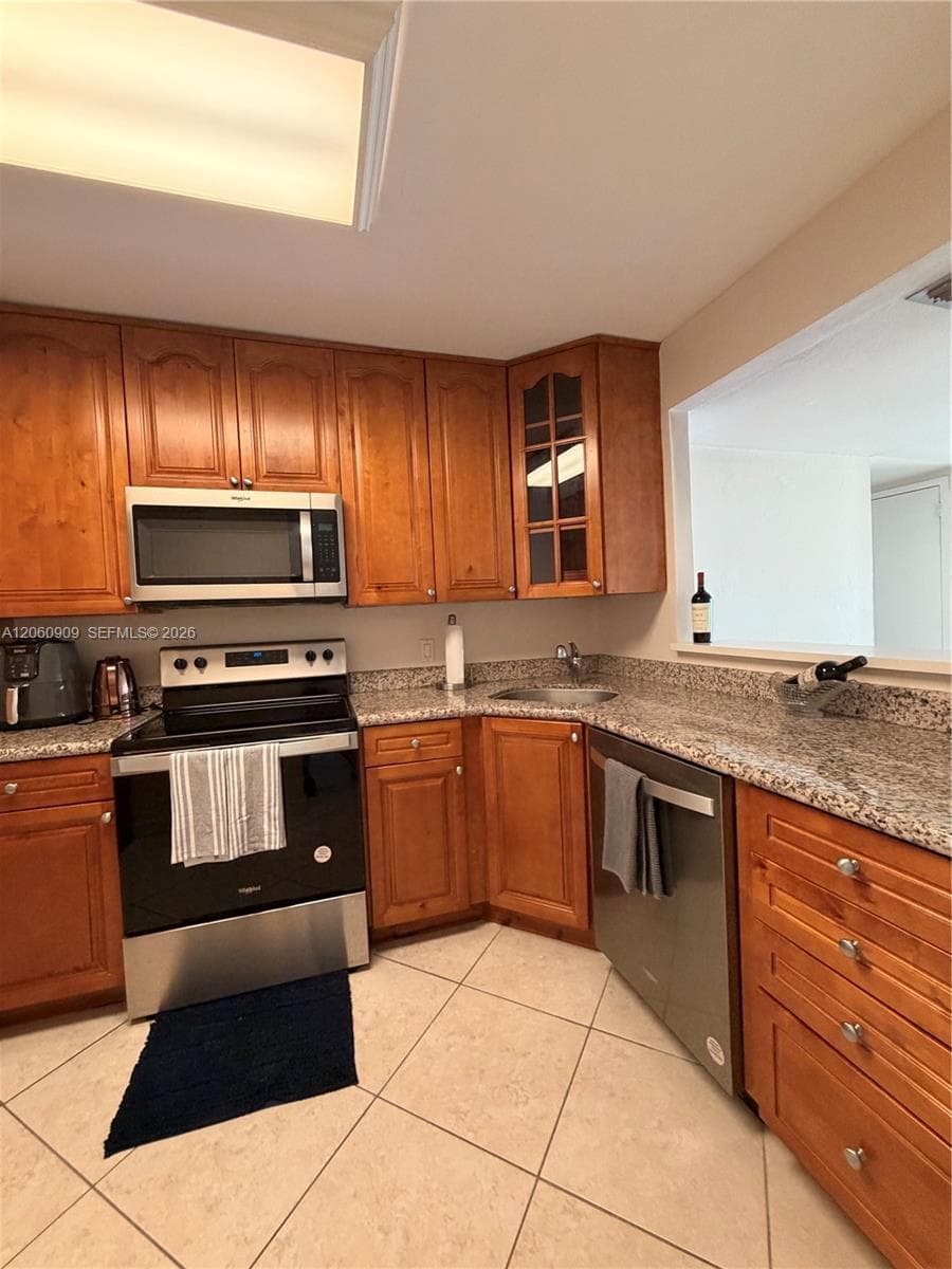3375 N Country Club Dr 602 photo 4