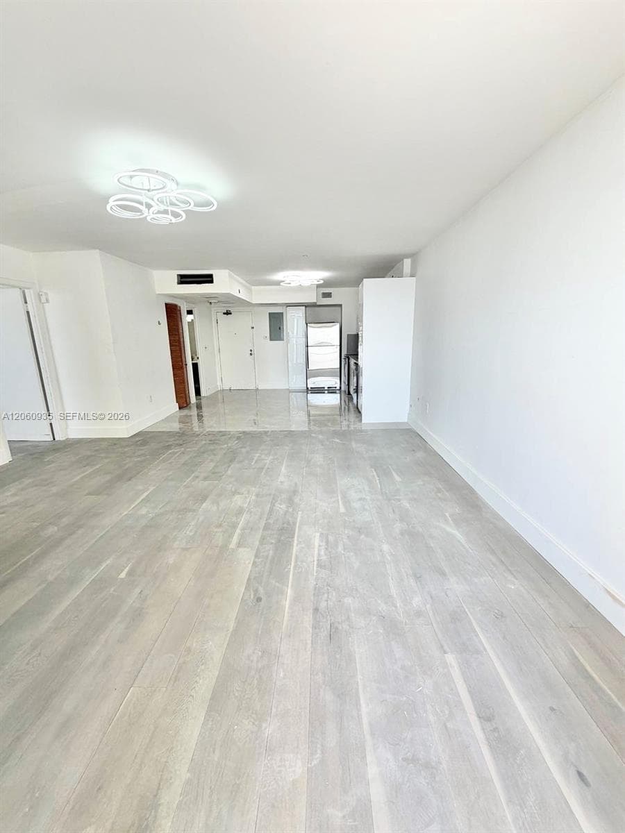 9273 Collins Ave 811 photo 4