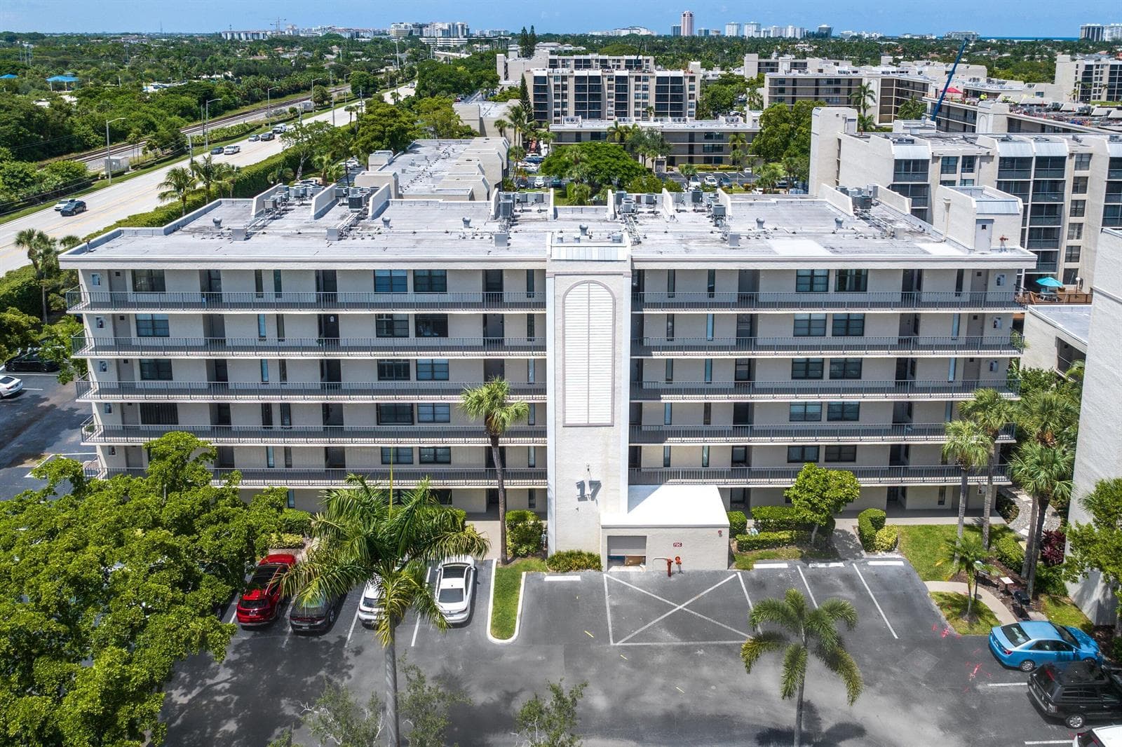 17 ROYAL PALM Way 6060 photo 2