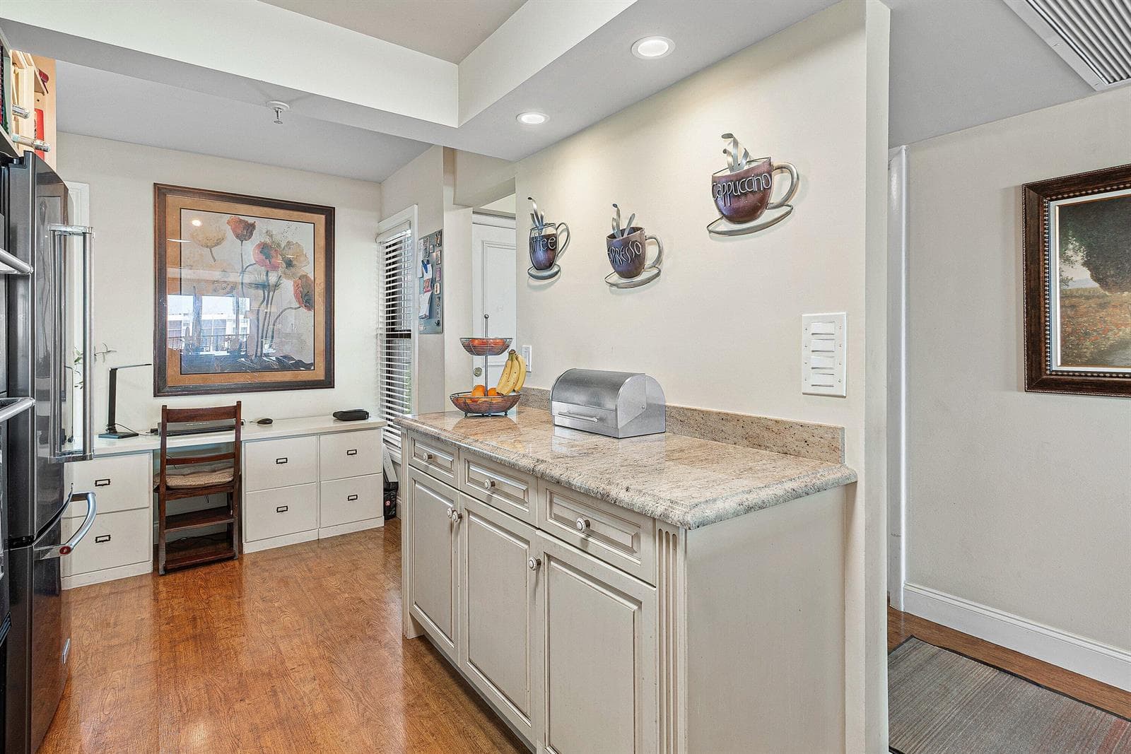 17 ROYAL PALM Way 6060 photo 12
