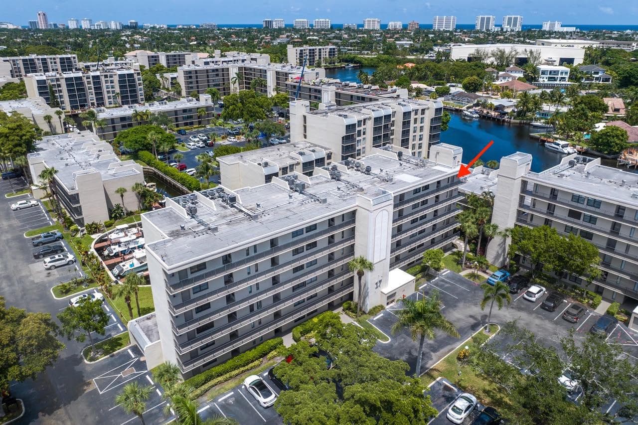 17 ROYAL PALM Way 6060 photo 3