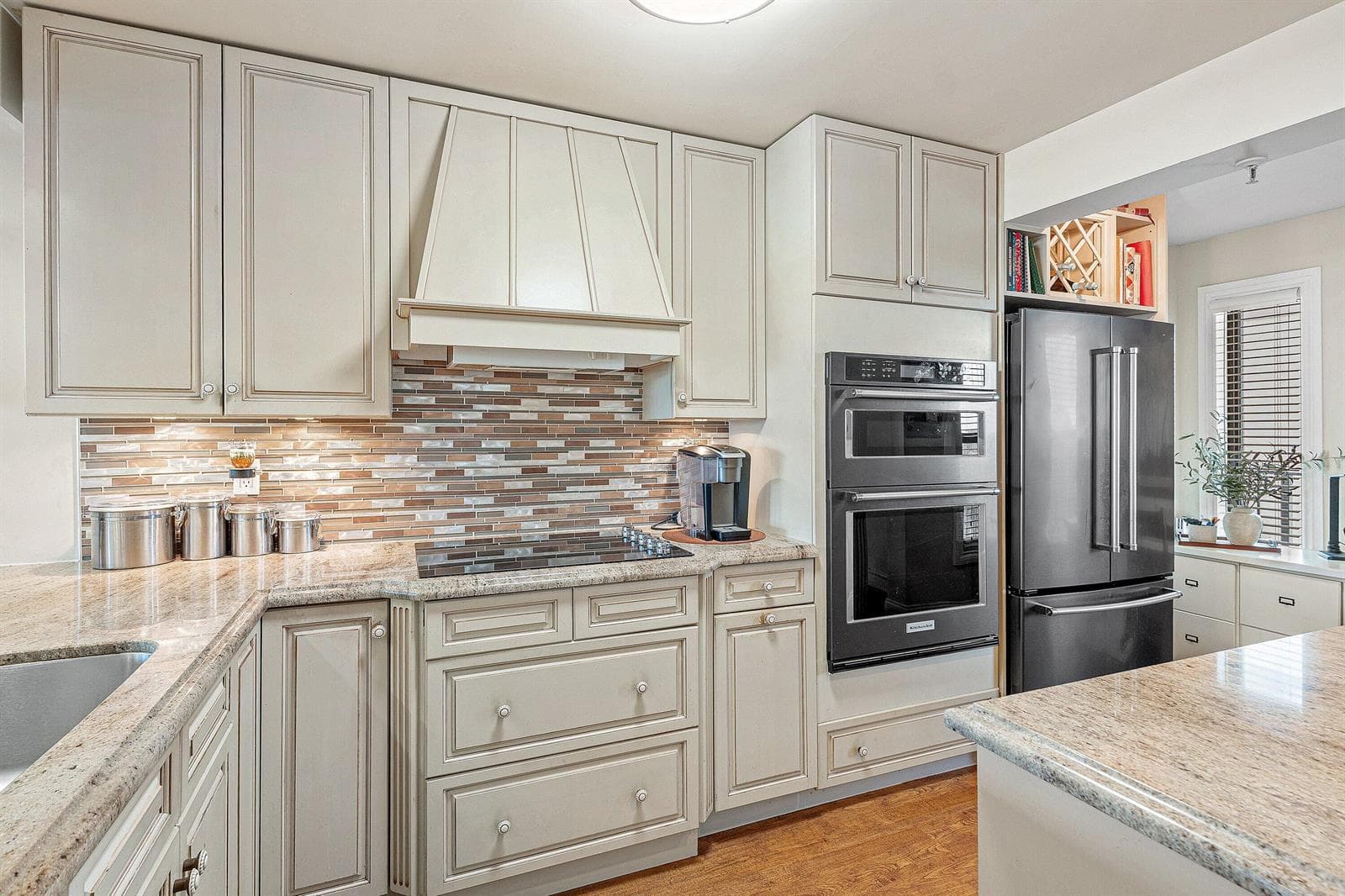17 ROYAL PALM Way 6060 photo 9