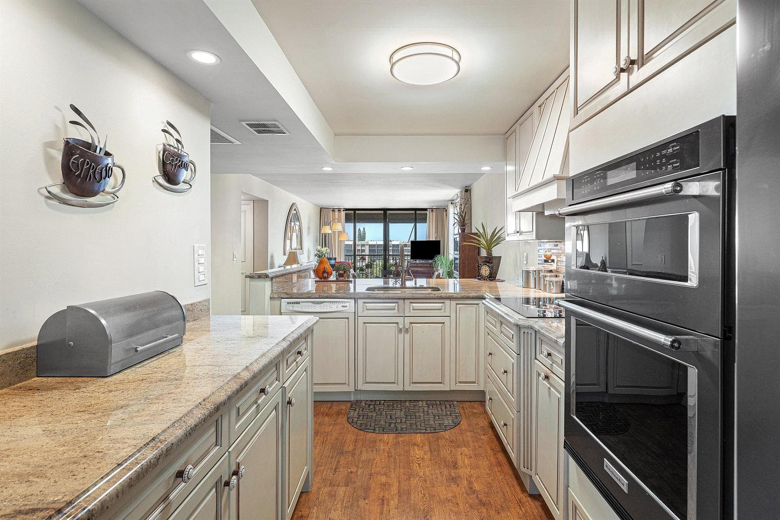 17 ROYAL PALM Way 6060 photo 10