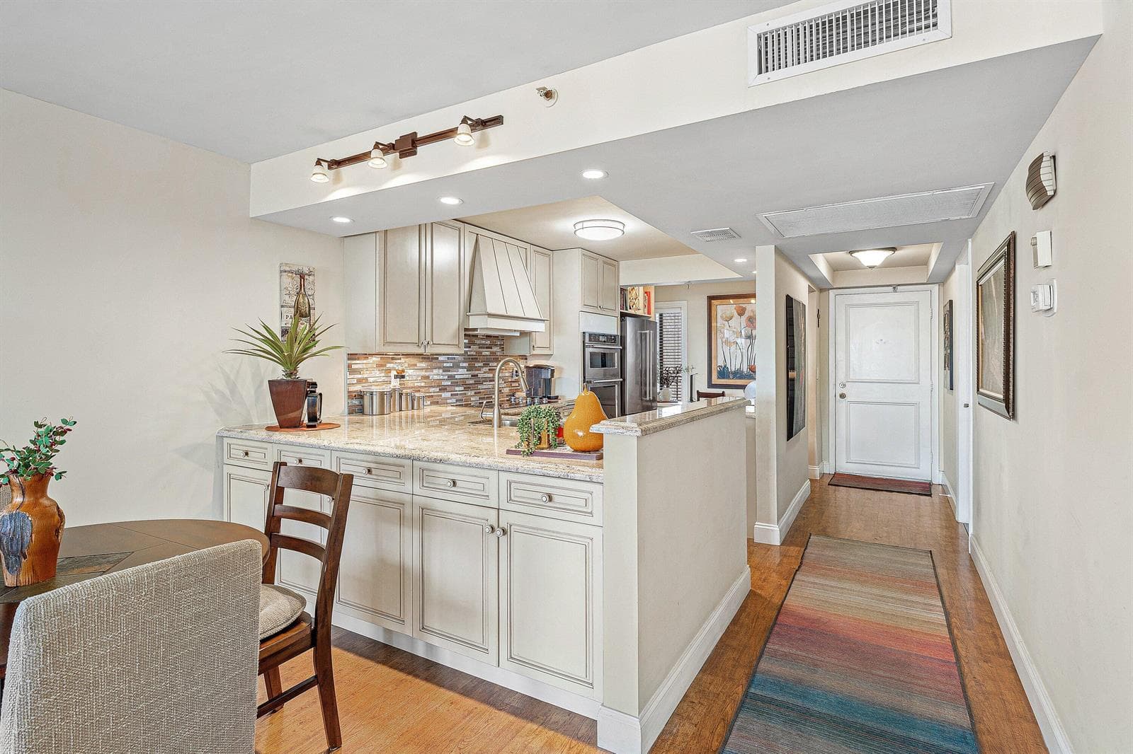 17 ROYAL PALM Way 6060 photo 8