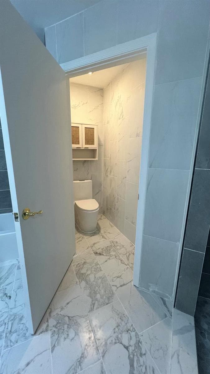 4355 LEICESTER Court photo 17