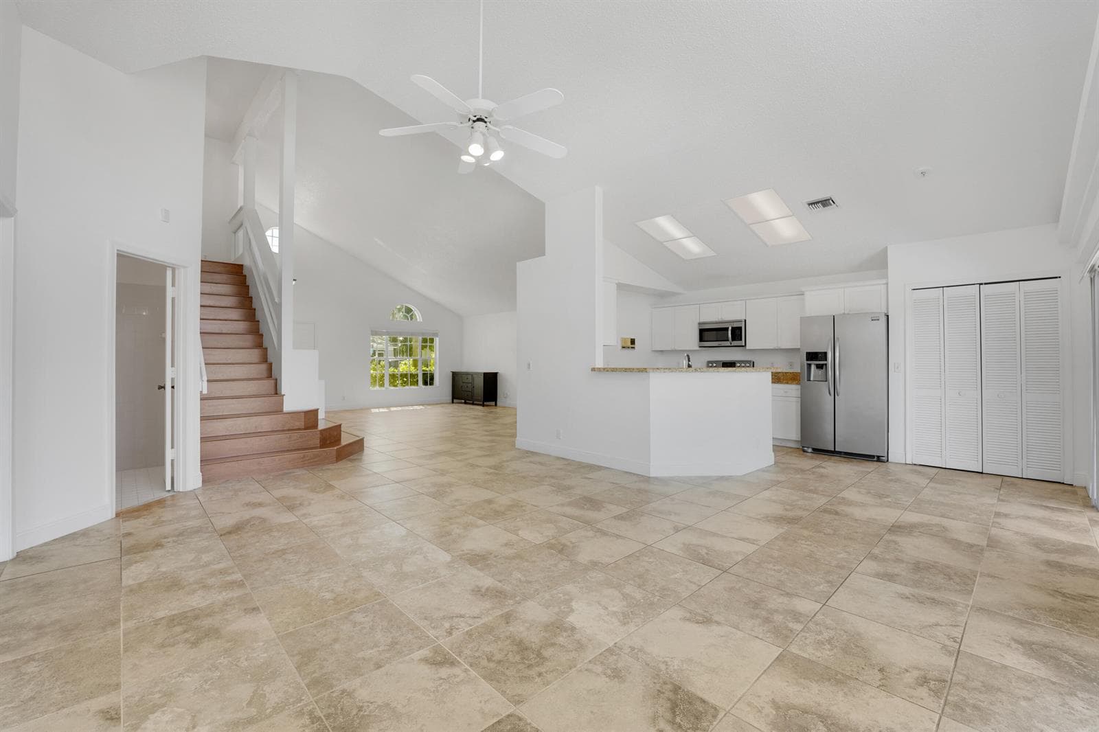 4355 LEICESTER Court photo 4