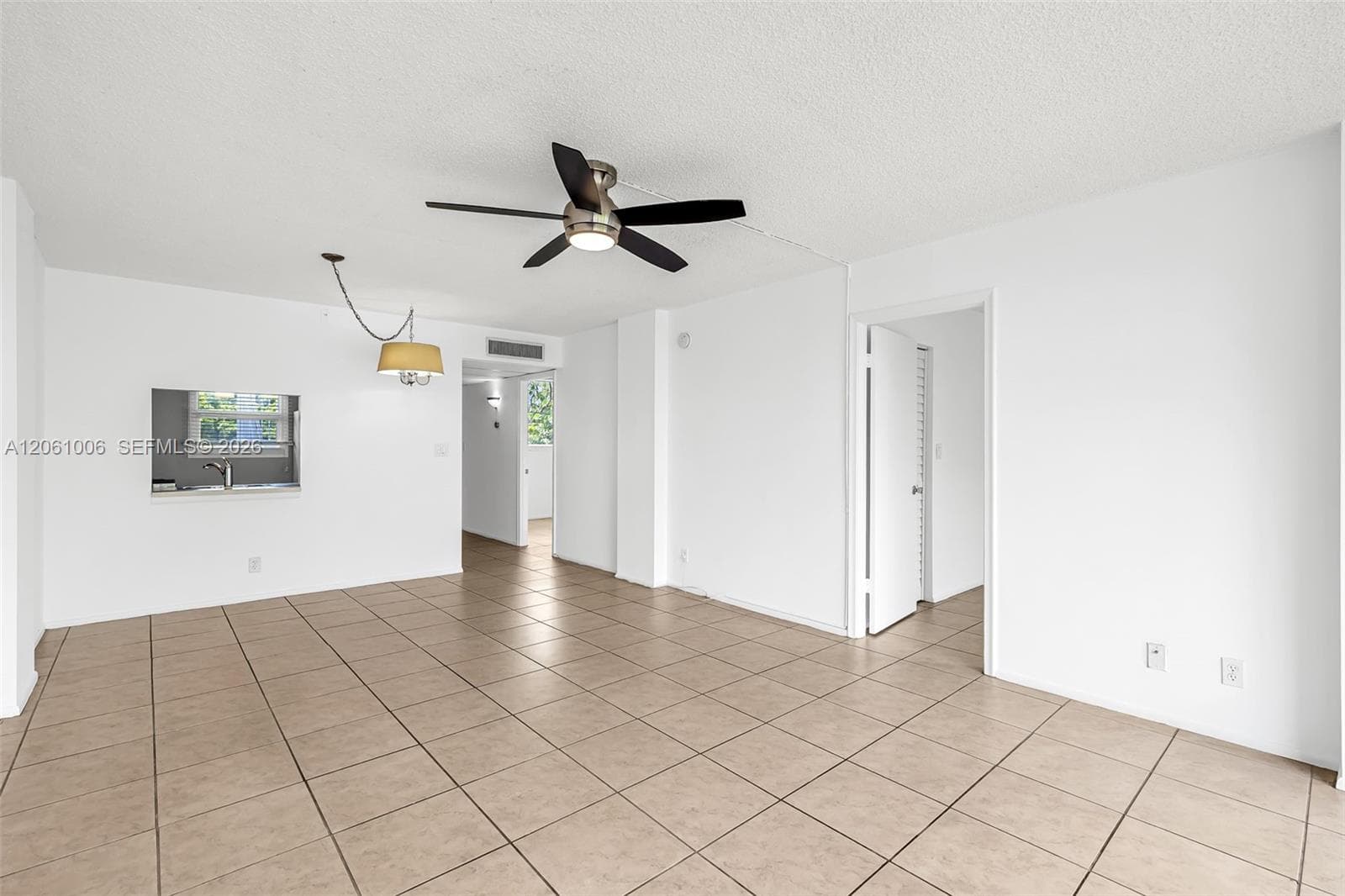 112 Royal Park Dr 3A photo 7