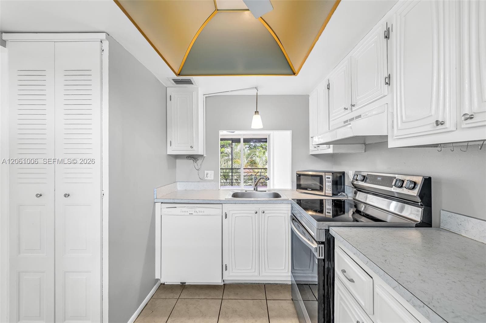 112 Royal Park Dr 3A photo 11