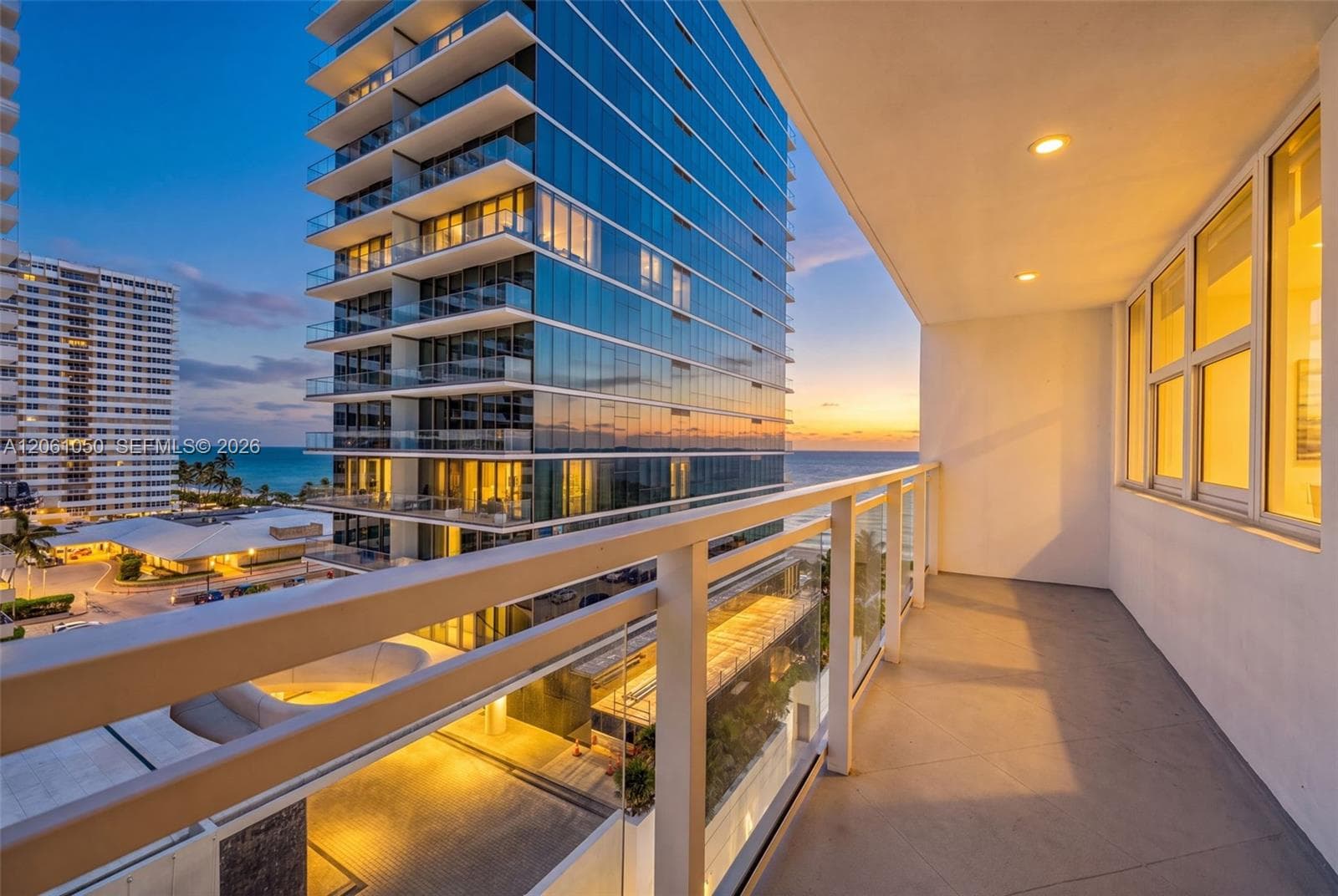 2030 S Ocean Dr 723 photo 1