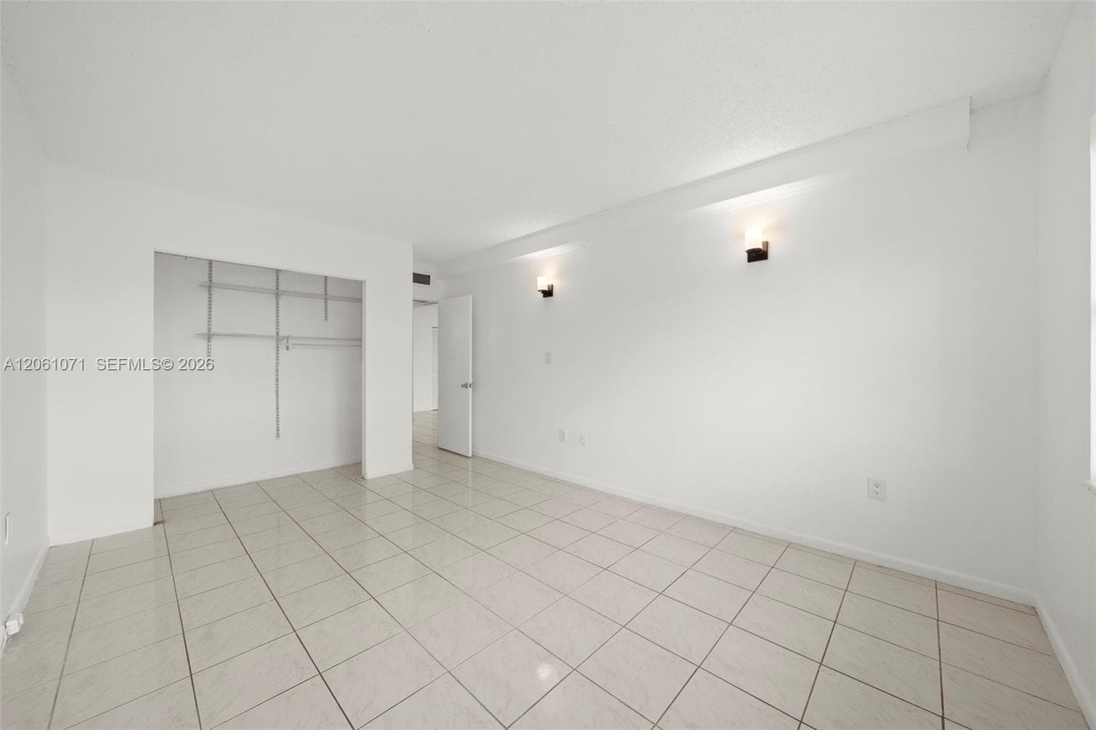 400 Kings Point Dr 1628 photo 12