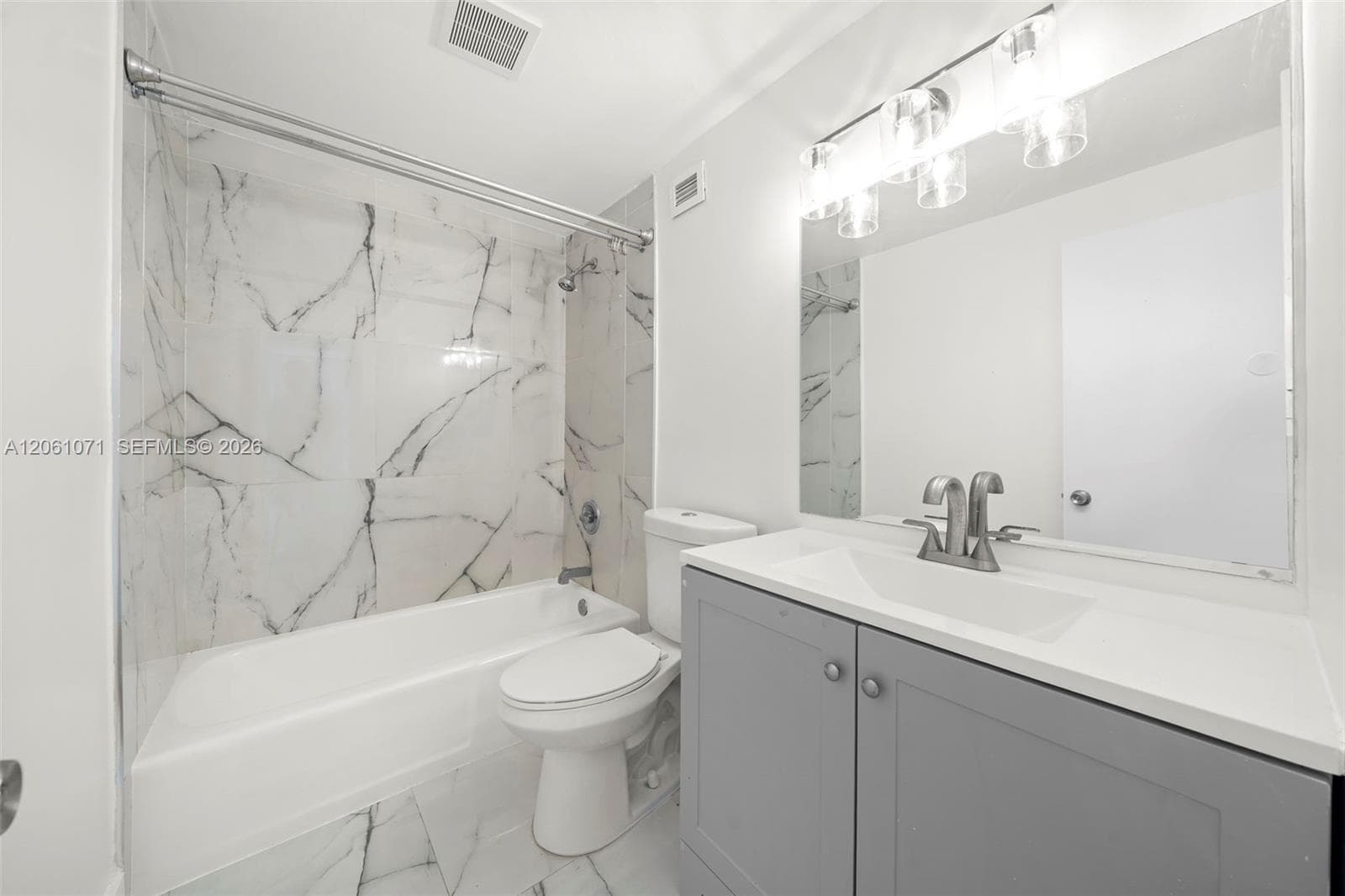 400 Kings Point Dr 1628 photo 8