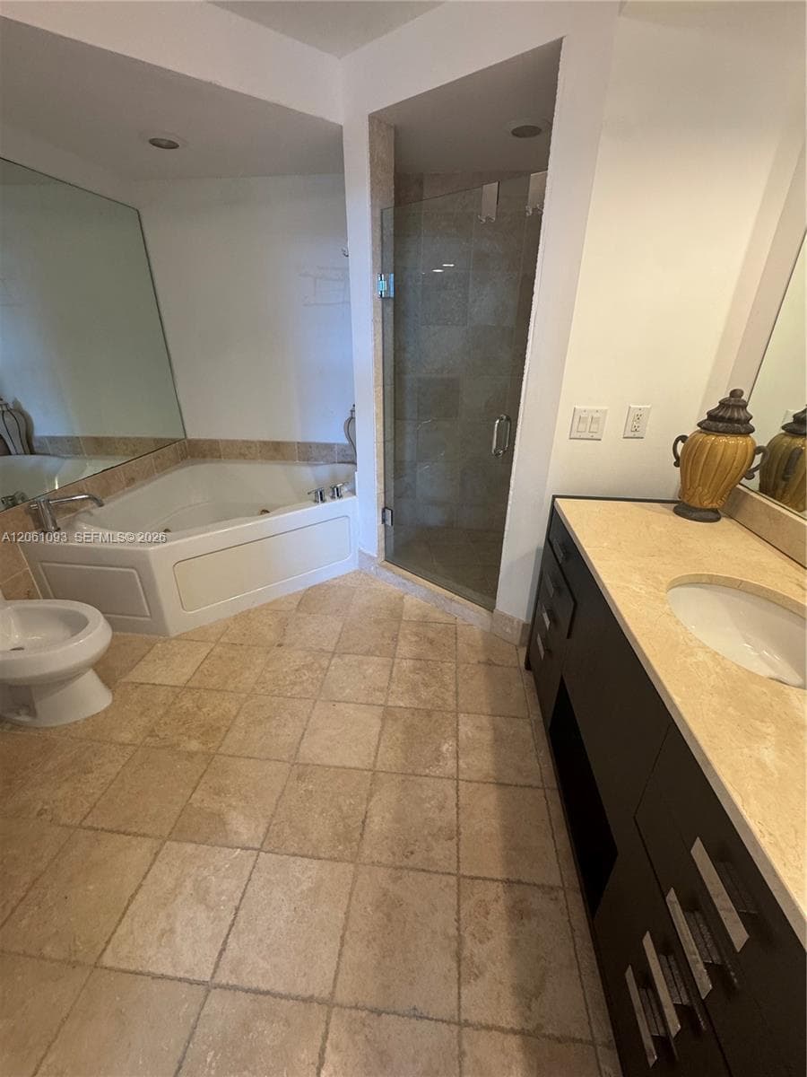 18201 Collins Ave 608 photo 7