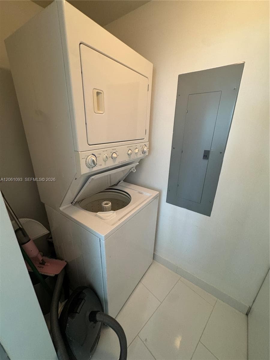 18201 Collins Ave 608 photo 10