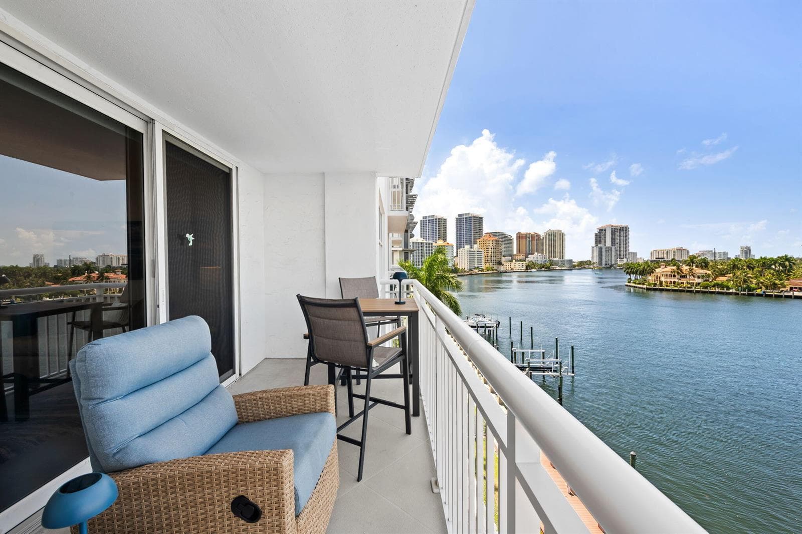 511 BAYSHORE Drive 603 photo 16