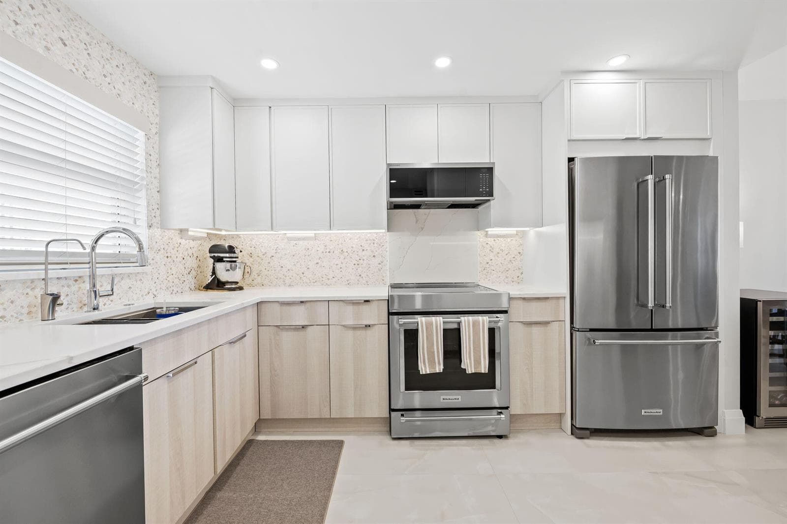 511 BAYSHORE Drive 603 photo 5