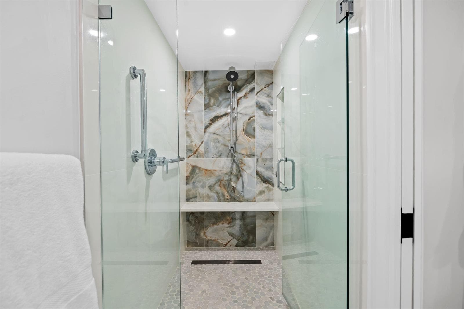511 BAYSHORE Drive 603 photo 9