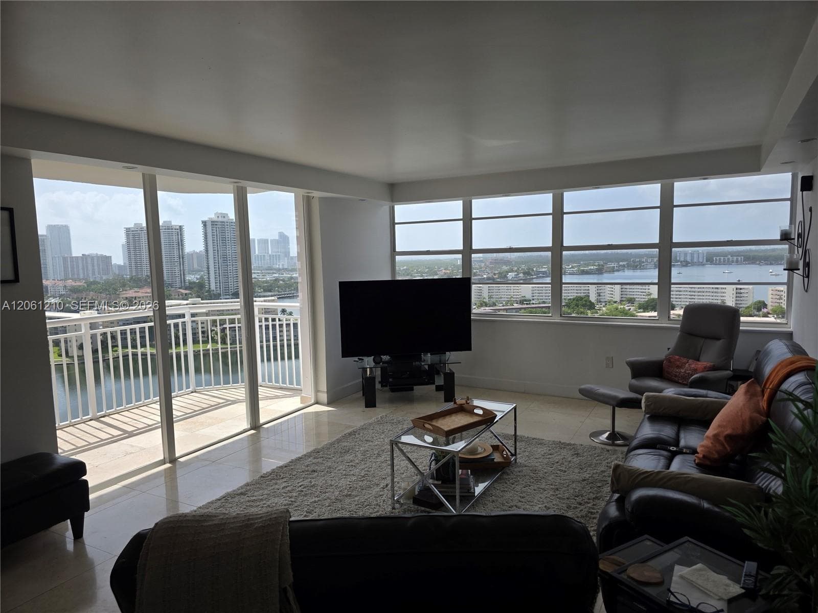 18081 Biscayne Blvd BOAT SLIP & UNIT 1805 photo 6