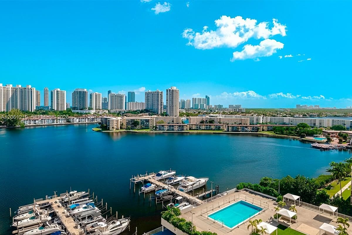 18081 Biscayne Blvd BOAT SLIP & UNIT 1805 photo 1