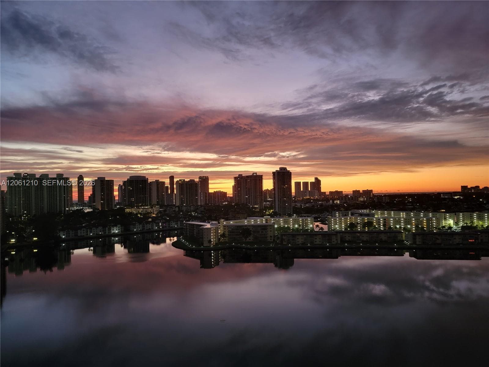 18081 Biscayne Blvd BOAT SLIP & UNIT 1805 photo 4