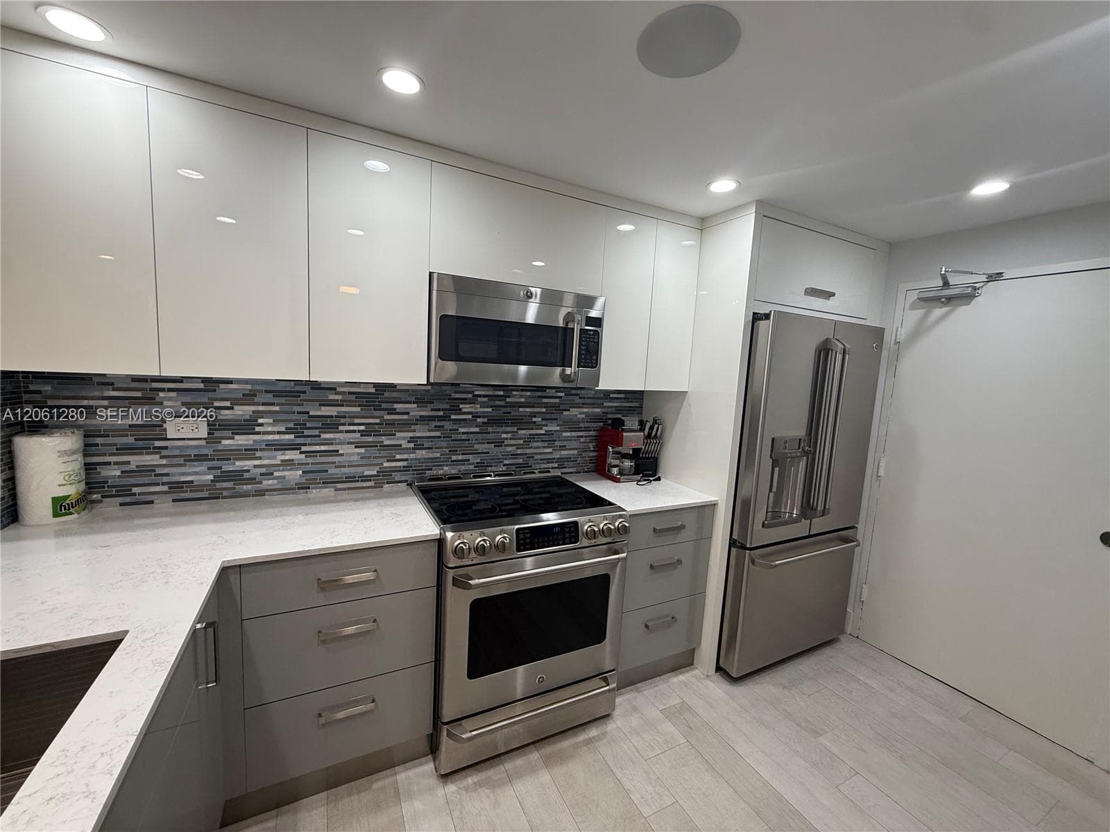 5555 Collins Ave 12C photo 9
