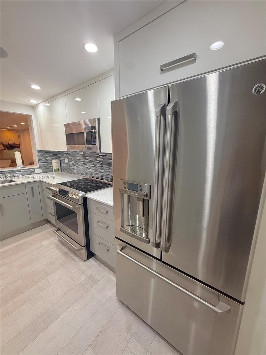 5555 Collins Ave 12C photo 14