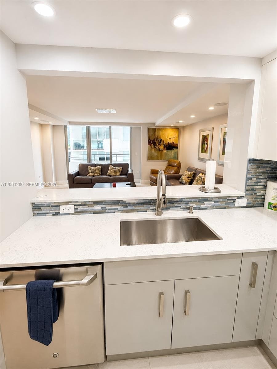 5555 Collins Ave 12C photo 8