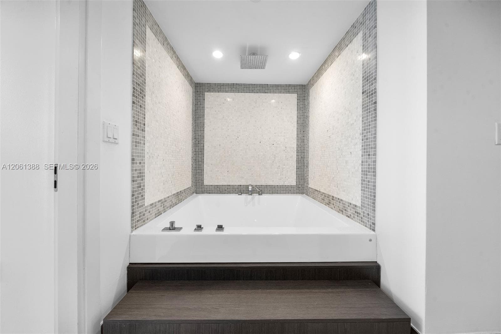 200 Biscayne Boulevard Way 4409 photo 13