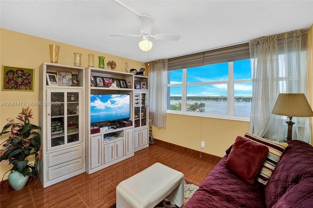 1400 S Ocean Dr 1004 photo 16