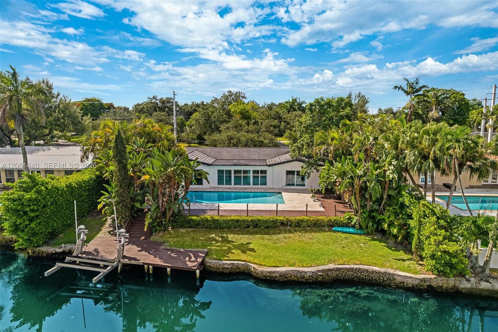 739 Blue Rd photo 24