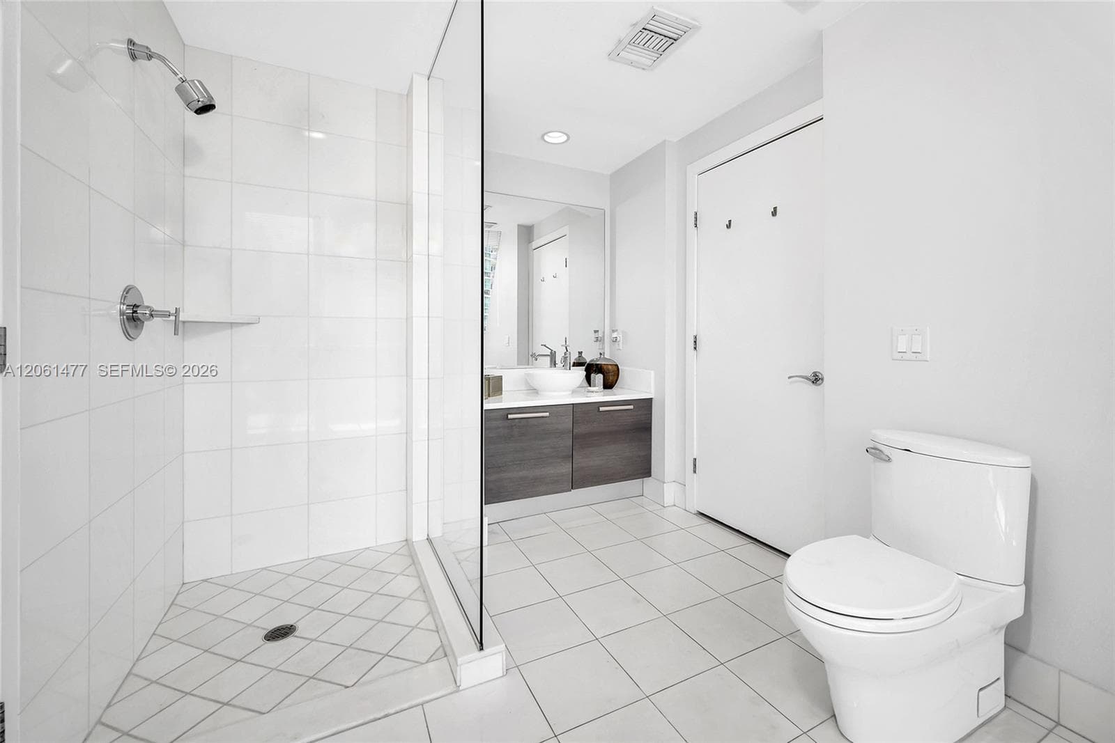 2950 NE 188th St 449 photo 25